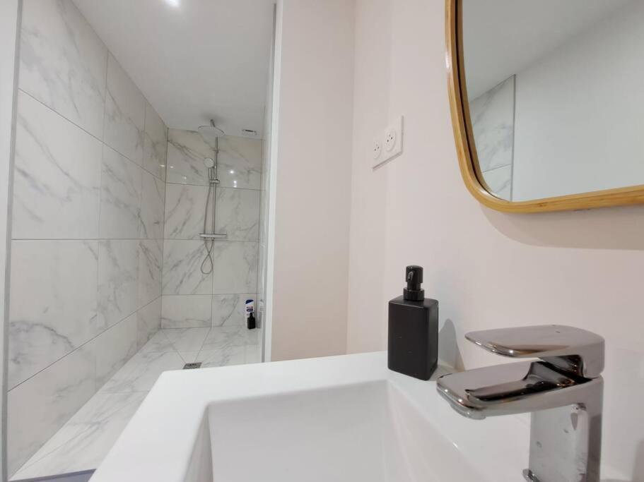 Mascate - Appartement Climatise En Hypercentre Reims Luaran gambar